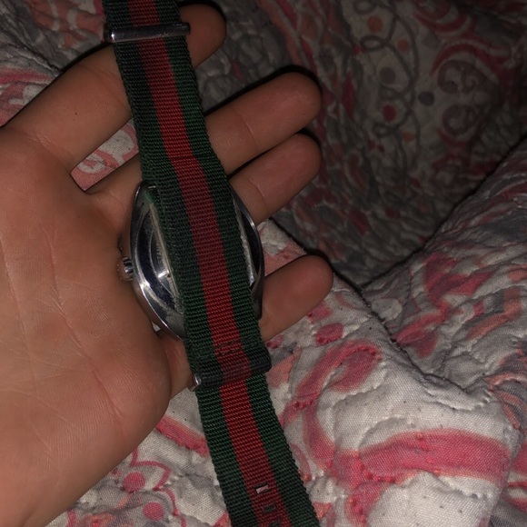 gg2570 gucci watch used - Picture 5 of 5